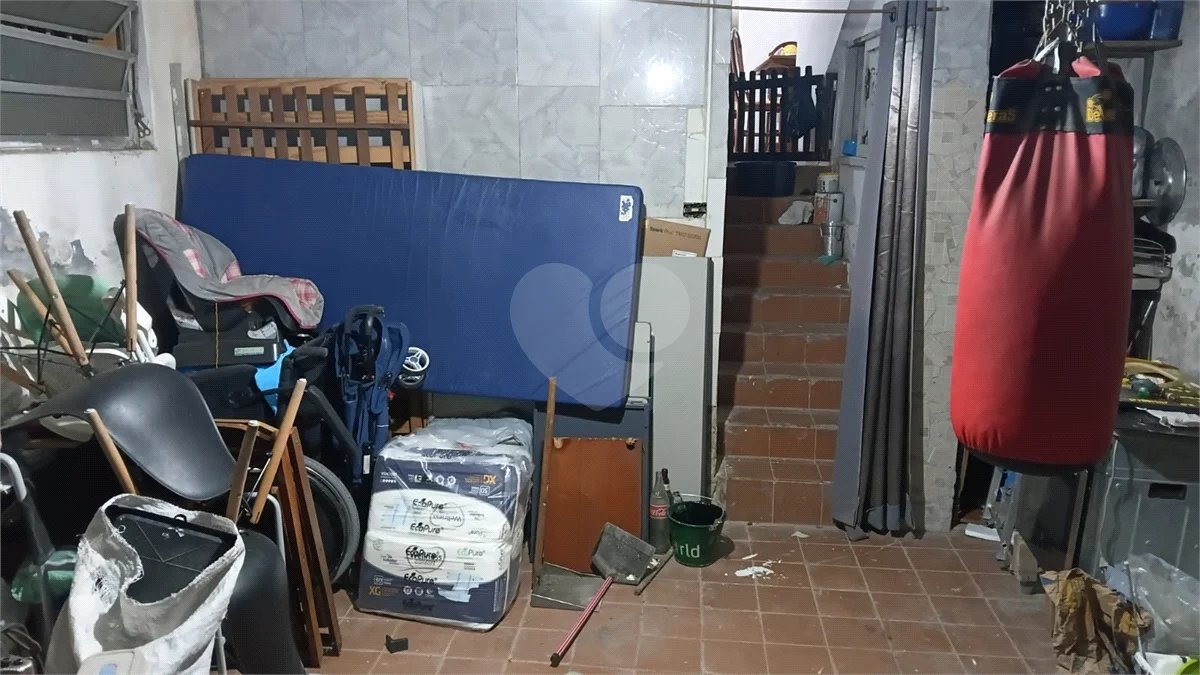 IMÓVEL COM SOBRADO + OUTRA CASA NO TERRENO, ÓTIMA PARA RENDA OU FAMÍLIA GRANDE