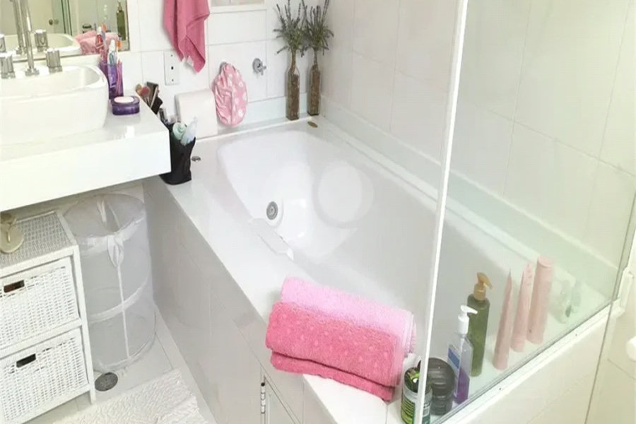 SOBRADO MOBILIADO DE 199,0 M² COM 02 SUITES, 04 VAGAS E PISCINA PARA VENDA NO JARDIM VIRGINIA BIANCA