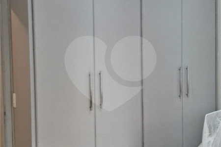 Apartamento a venda na Aclimação com 4 dormitórios e 2 vagas.