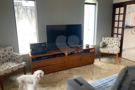 Excelente Sobrado à venda no Planalto - 5 Quartos/4 Suítes/2 Vagas na garagem
