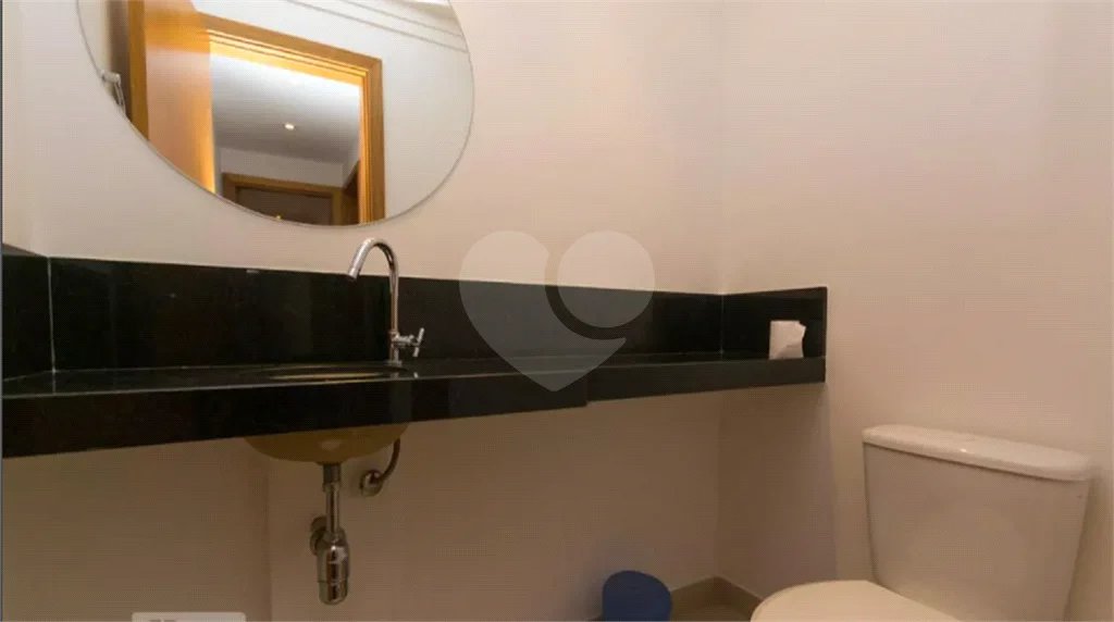 Cobertura duplex à venda na Mooca de 277m² com 3 dormitórios, 1 suíte e 3 vagas.
