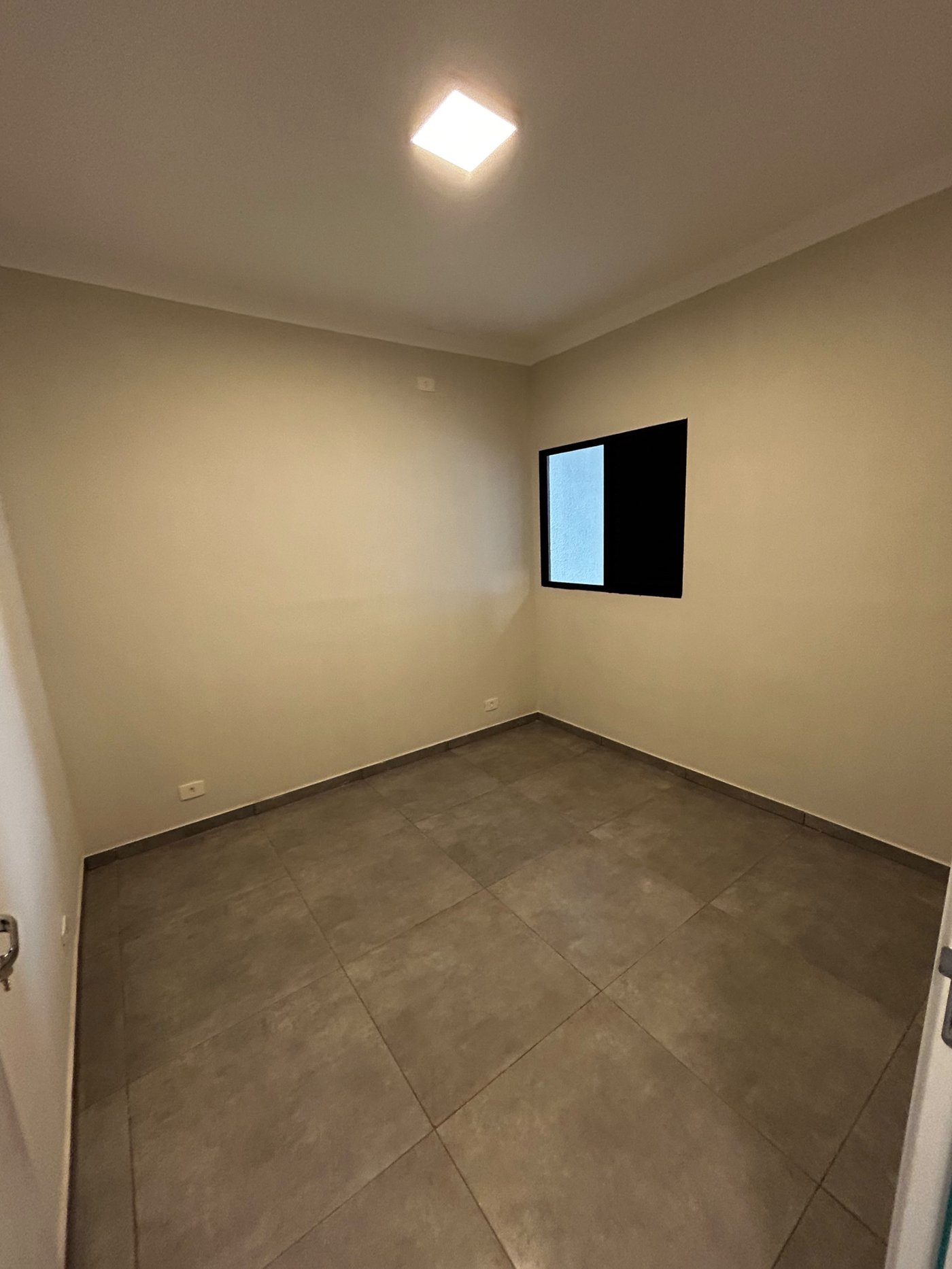 Casa à venda com 2 quartos no condomínio Alto do Capivari, Três Lagoas - MS