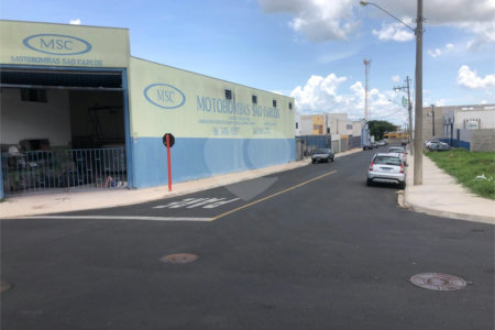 Terreno de 1.322,60 m² a 150 m da Av. Getulio Vargas