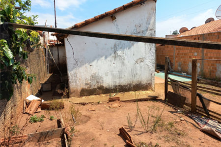 Terreno com 250,00 m² de área total.