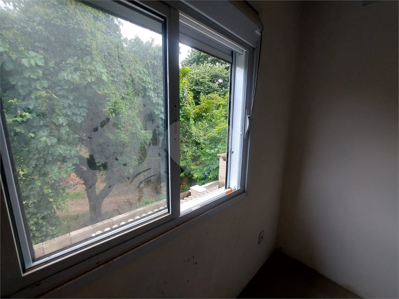 Sobrado à venda com 3 quartos, sendo 1 suíte, em Vila Omízollo, Louveira, SP