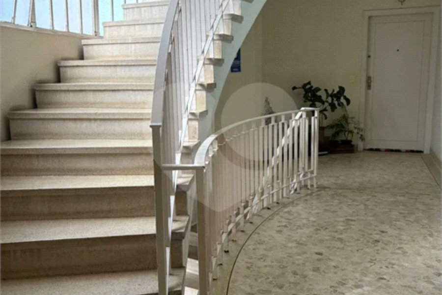 Apartamento Amplo e Mobiliado, 3 Dormitórios, 2 Vagas, Próximo à Paulista