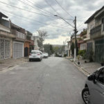 São Paulo - Capital - Bairro Santa Cruz - R4 495.000,00 - Aceita permuta por imóvel na cidade de Indaiatuba- Sp - Sobrado em rua residencial sem saída e com praça particular. O imóvel possui 2 quartos — 1 suíte com dois ambientes e acesso a hall externo. Sala ampla, cozinha com dois ambientes