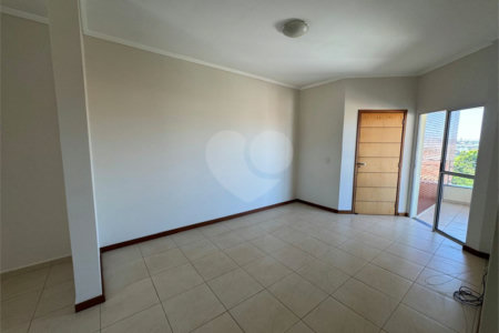 Apartamento de 2 Dormitórios á venda, no Parque Santa Marta em São Carlos.