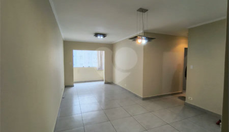Apartamento com 2 Dormitórios , amplo com 77 metros e com vaga de garagem fixa