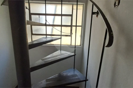 Sobrado à venda | 740 m² | 5 dormitórios (1 suíte) no Bom Retiro!