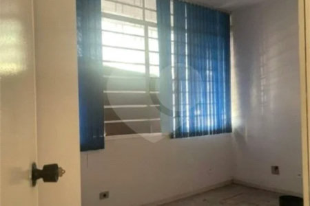 Casa comercial com 300m², 5 quartos, 2 vagas, para locação no Campo Belo!