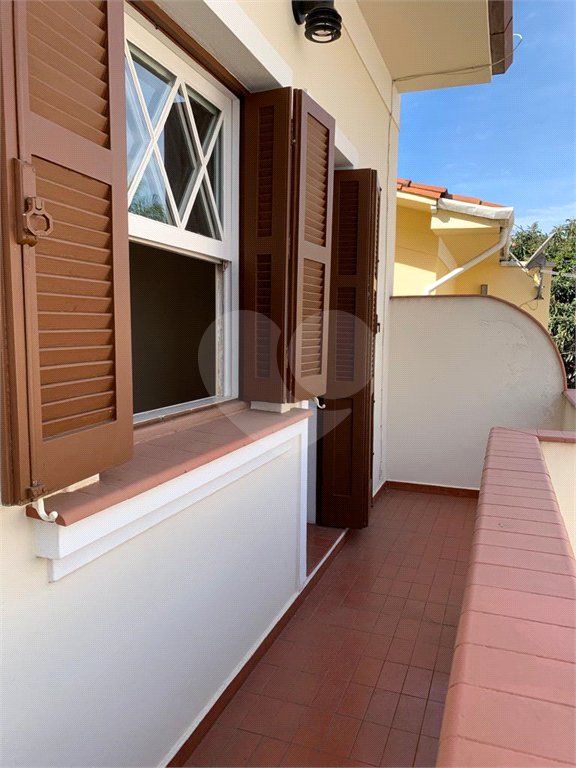 Casa à venda na Aclimação de 190m² com 3 dormitórios e 2 vagas.