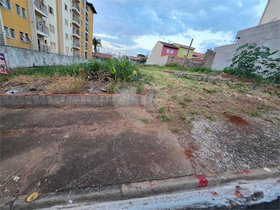 Terreno no Jd. Gibertoni, próximo ao SESC e ao Shopping