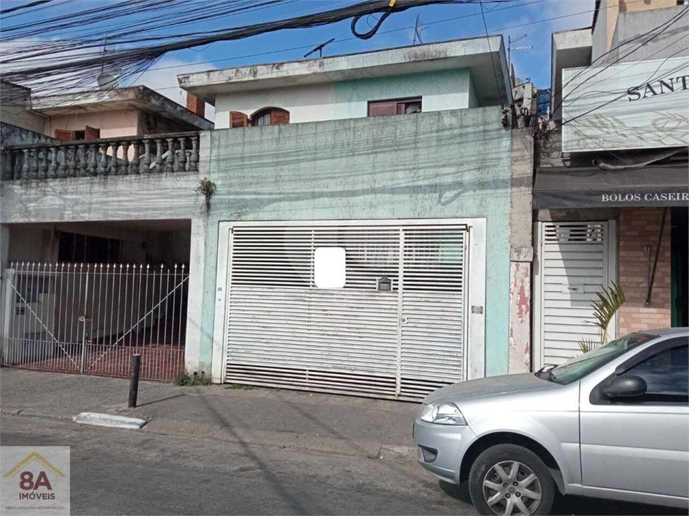 Ótimo sobrado, com amplo espaço interno (127m2), possuindo 03 dormitórios (01 suíte),