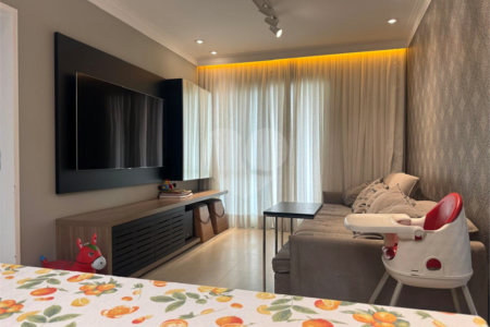 Apartamento à venda na Vila Mariana, reformado 2 dormitórios com 64m² Aceita e estuda Permuta.