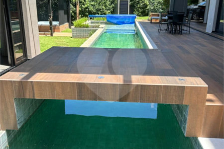 Belíssima Casa à venda com 453m², 4 suítes e 5 vagas de garagem em Atibaia!!!!