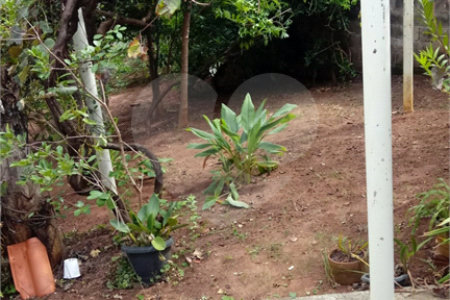 Terreno com 586,00 m² de área total na Vila Costa do Sol.