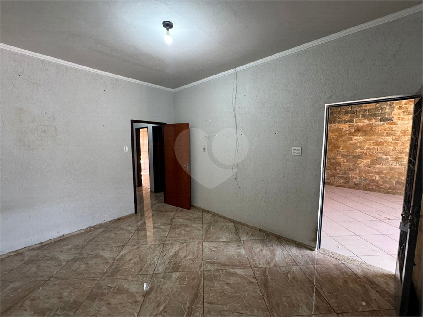 Casa á venda, com 2 Dormitórios e Edícula, em São Carlos-SP.