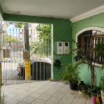 Vende-se sobrado de 3 andares na Vila Santa Catarina