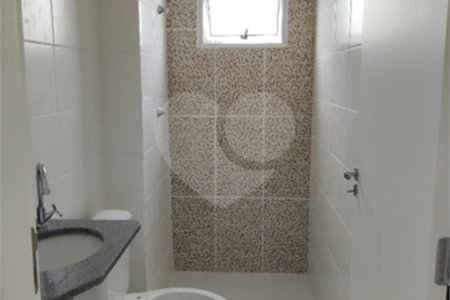 Apartamento no Condomínio Parque dos Manacás.