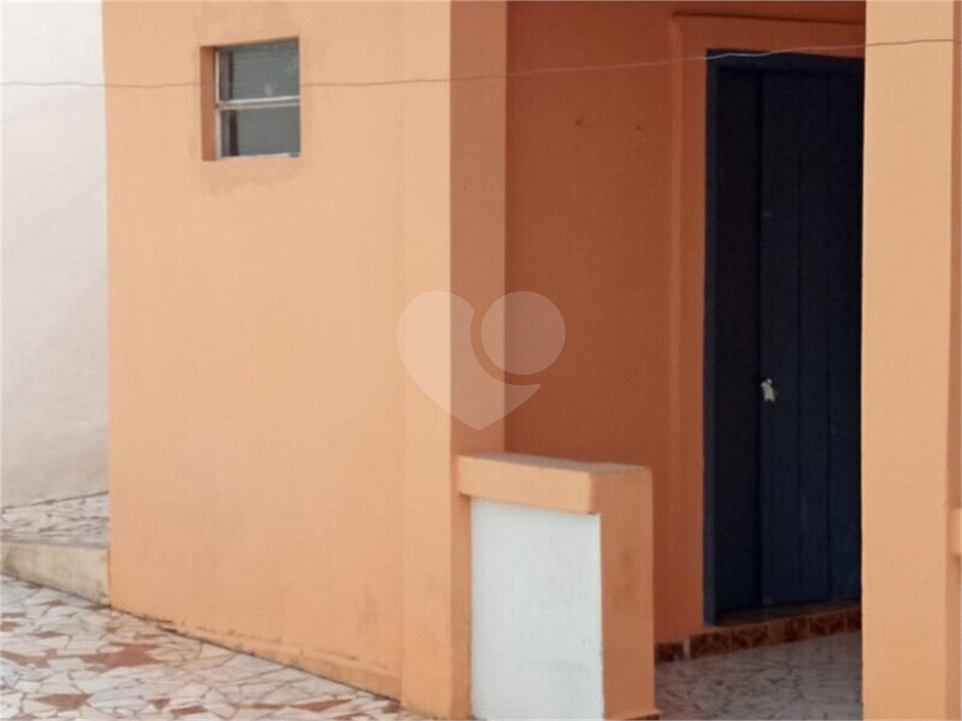 Casa térrea e espaçosa no centro da cidade por apenas R$370.000,00!!! Vamos agendar uma visita?