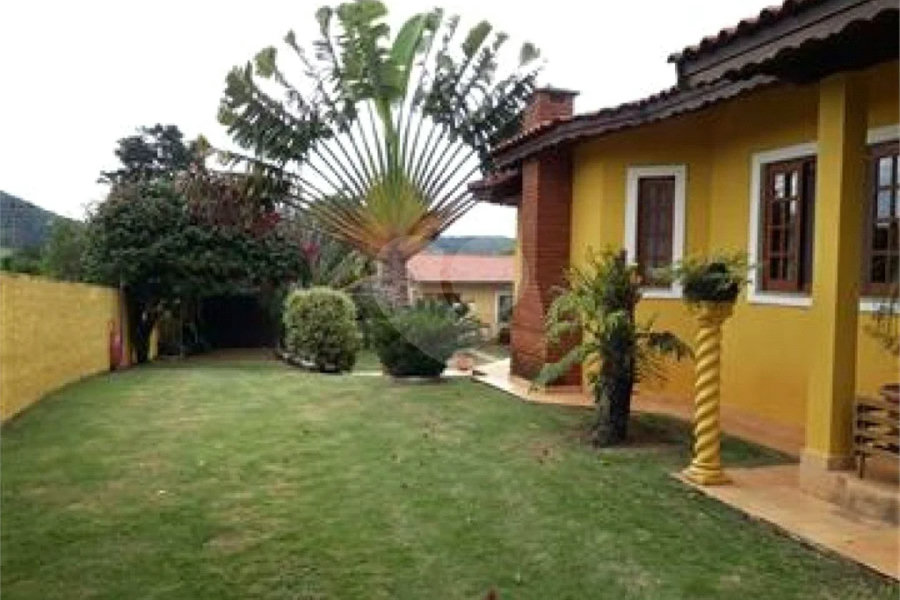 Casa à venda com 3 suítes em Estância Santa Maria do Laranjal, Atibaia, SP