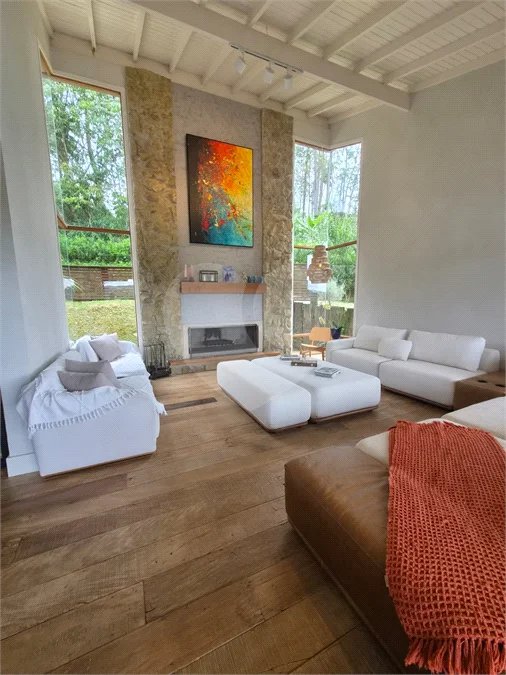 Casa em Condomínio de Alto Padrão no Suíça da Cantareira.