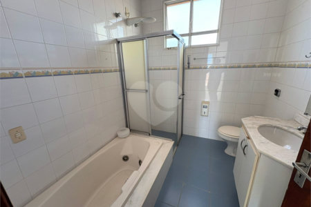 Ótima oportunidade para moradia ou investimento comercial!