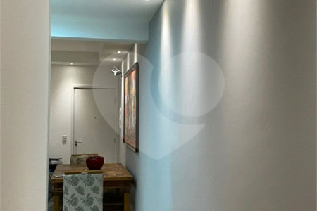 Apartamento no Condomínio Parque dos Manacás.
