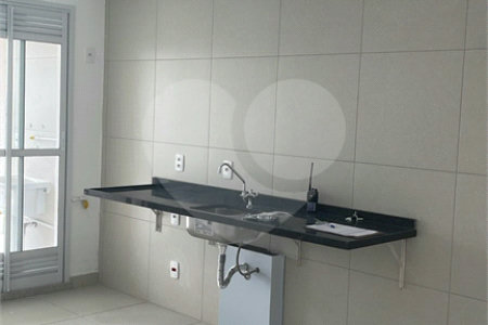 Apartamento á venda no 31o. andar com 126,53m2 COM VISTA PANORÂMICA PERMANENTE para a SERRA DA CANTAREIRA E PAULISTA, com 3 suítes e 2 vagas, Condomínio Clube,próximo do metro Brás. Estuda Proposta