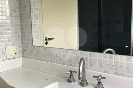 Apartamento 2 dormitórios à venda na Vila mariana.