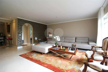 Apartamento para venda em Moema com 185m², 3 dormitórios sendo 1 suíte e 1 vaga