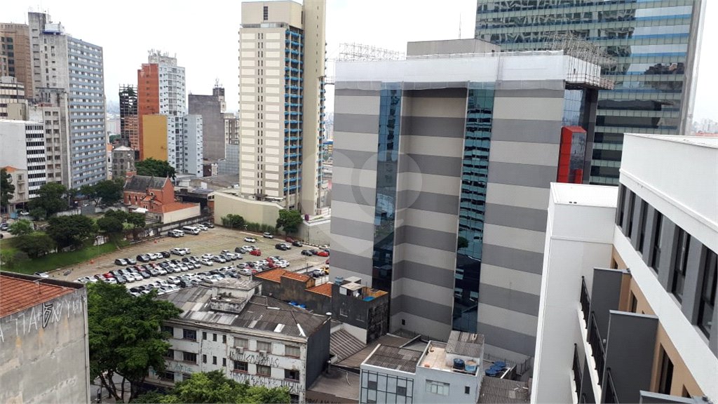 Vendo Studio novo, 14° andar, (apto 1401), 23 m2, sol da manhã com vista livre.