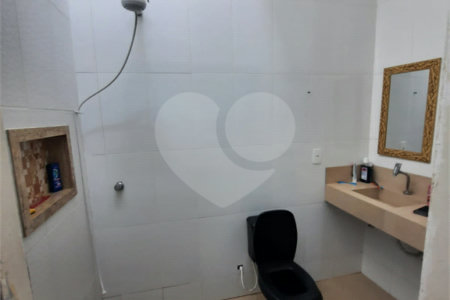 Casa Térrea com 2 dormitórios.