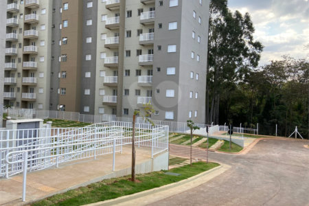 Lindo apartamento no Parque das Oliveiras