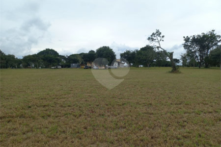 Lote Residencial no Condomínio Vila Pinhal do Broa.