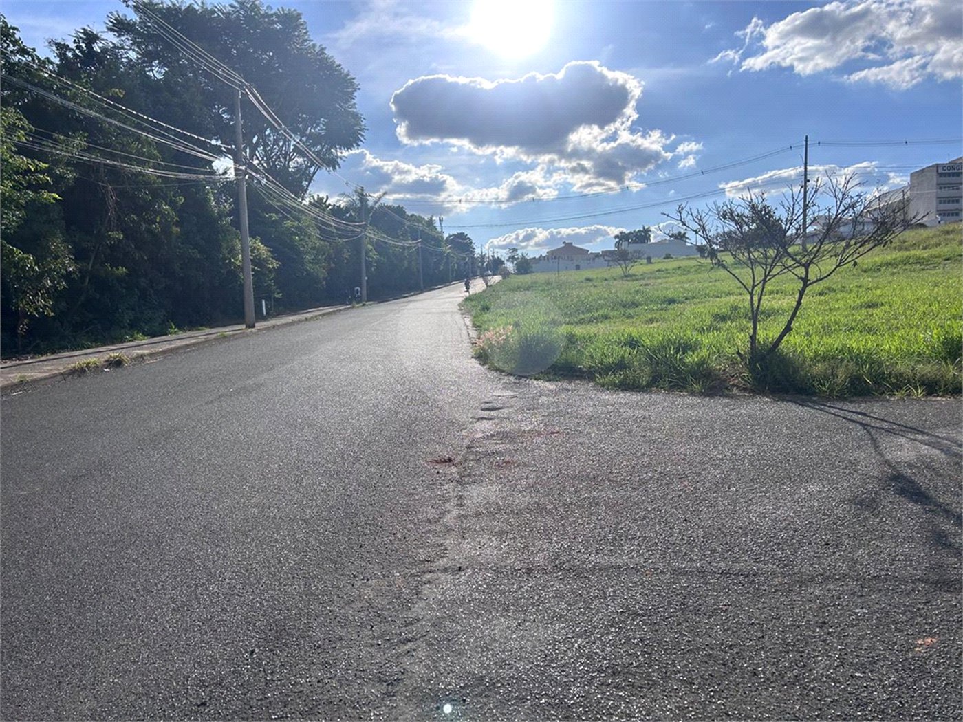 Terreno amplo localizado a venda.