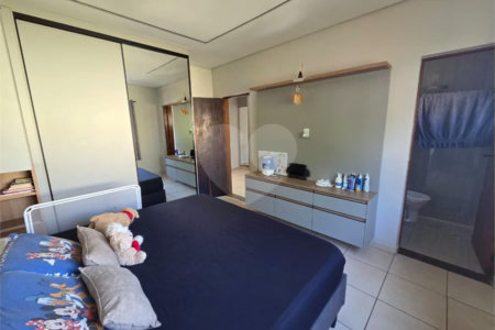 Casa com 3 dormitórios e piscina no Condomínio Cafezal VI em Itupeva SP