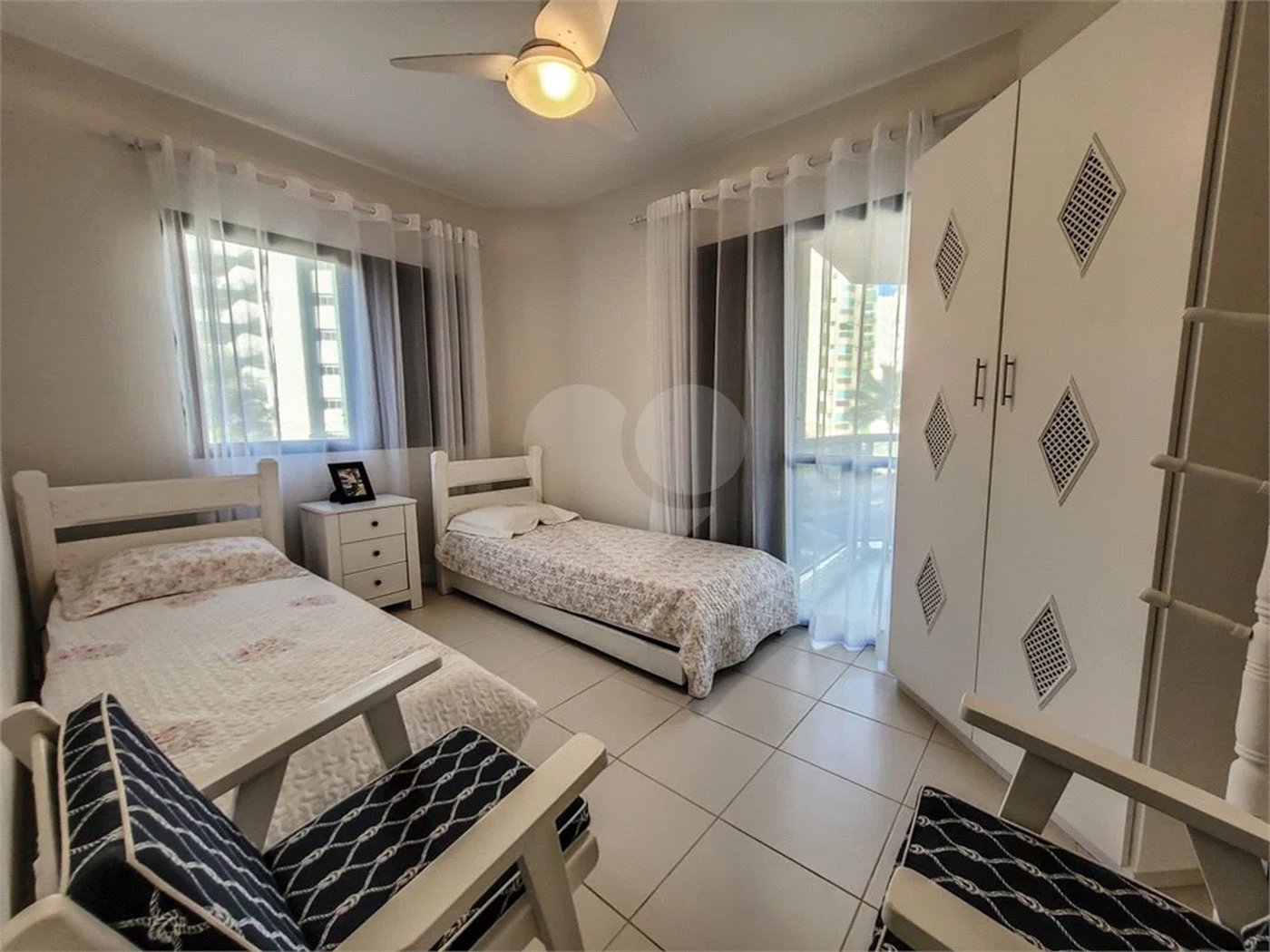 Apartamento à venda com 5 quartos, sendo 3 suítes,  em Riviera de São Lourenço, Bertioga, SP