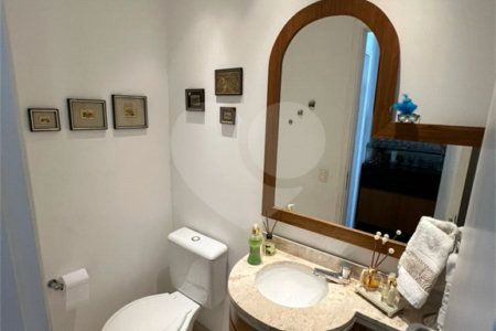 Apartamento à venda com 2 suítes em Campo Belo, São Paulo, SP