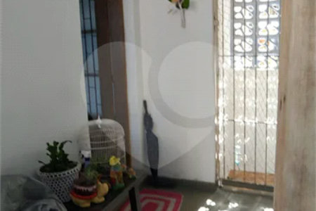 Casa com 156 m², 2 quartos, garagem para 3 carros, à venda no bairro Cerâmica em São Caetano do Sul