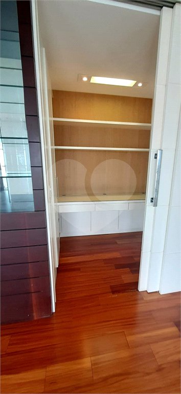 Apartamento Alto Padrão de 176m² na Aclimação — São Paulo/SP