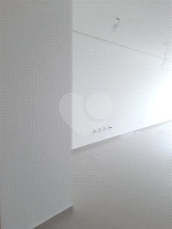 Indaiatuba - Torre Business -Venda e Locação - Escritório e WC , com area util de 39.16m² -R$ 385.000,00- Locação - R$ 2.600,00, mais condominio de R$ 317,,48 - iptu de R$ 110,63 - condominio para venda - R$ 503,86 - Complexo Office Premium de 3 torres de salas comerciais, um shopping