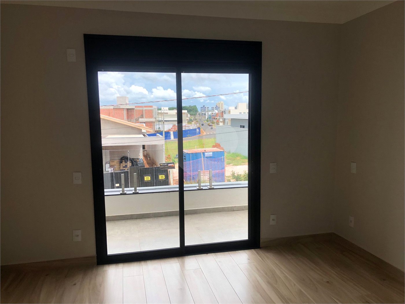 Casa à venda com 3 suítes no condomínio Parque Faber IV, São Carlos - SP