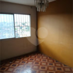 Viva com praticidade e conforto em um condomínio próximo ao comércio!