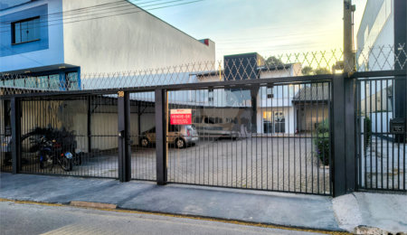 Casa à venda com 2 suítes no Centro, Louveira, SP