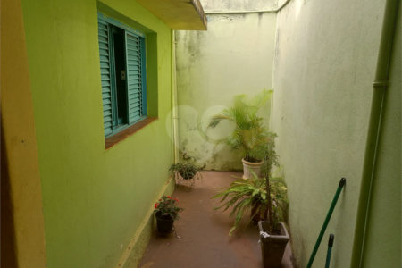 Sobrado para venda.