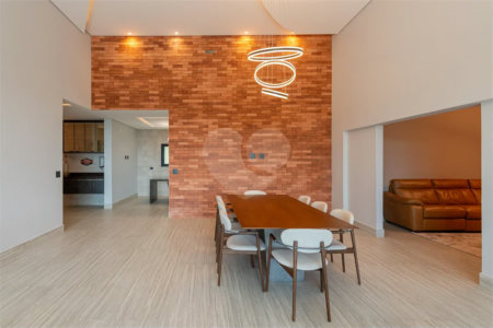 Casa à venda com 4 suítes no condomínio Vale da Santa Fé, Vinhedo - SP