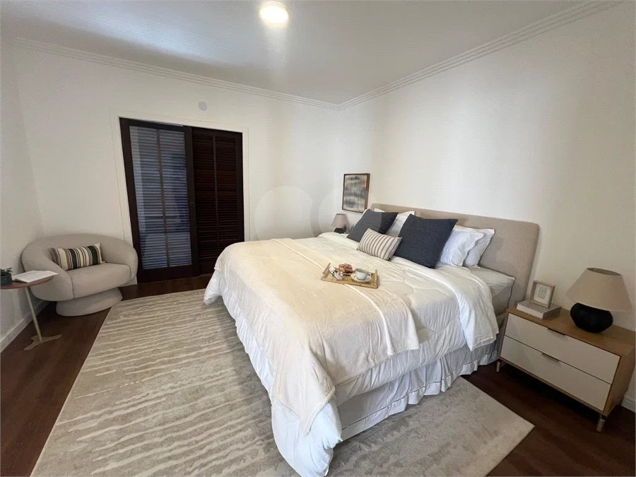 Casa à venda com 4 suítes no condomínio Alphaville 3, Santana de Parnaíba - SP