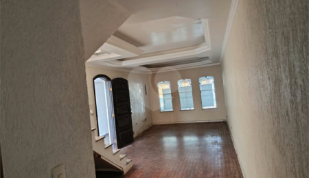 Sobrado à venda com 3 quartos, sendo 1 suíte, em Vila Lucia, São Paulo, SP